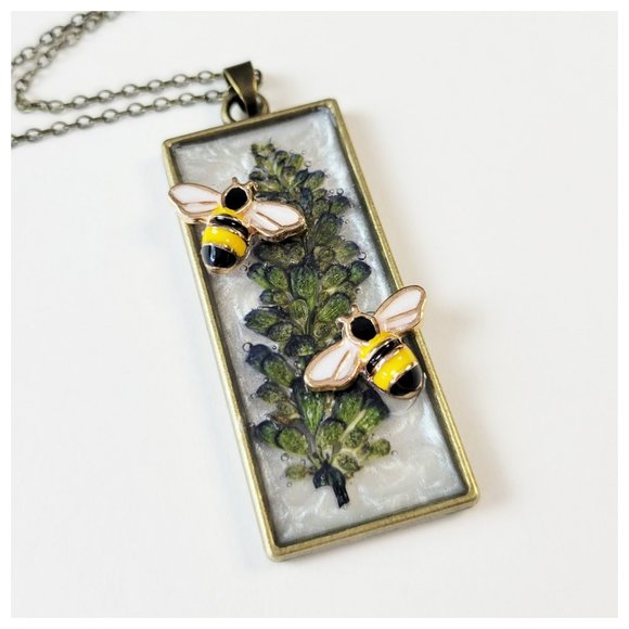 Floral Bee Pendant Necklace Pressed Dried Flowers 3D Bumble Bees Rectangle Bezel - Picture 3 of 10